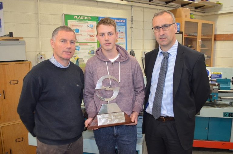 Coláiste Dún Iascaigh Student Top Engineer – Coláiste Dún Iascaigh